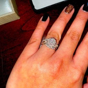 14K White Gold and Diamonds Ring Set